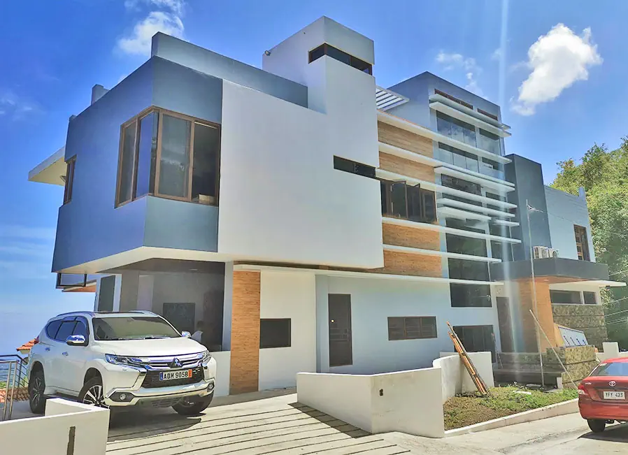 Modern 3 Storey Residence